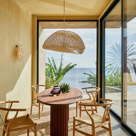 Feriehus Pirate House Sea Front Private Pool Garden *