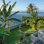 Pirate House Sea Front Private Pool Garden Ferienhaus Funchal (Madeira)