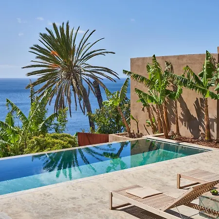 Pirate House Sea Front Private Pool Garden