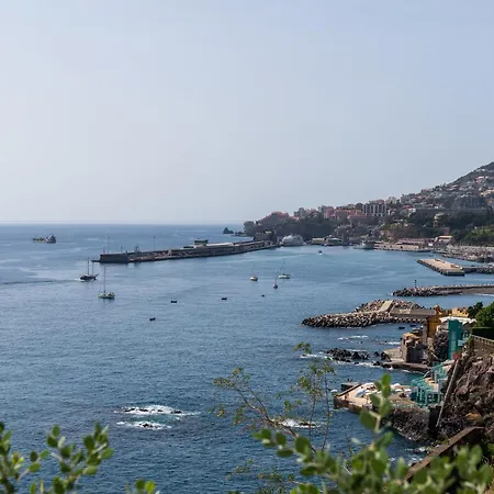 Pirate House Sea Front Private Pool Garden *