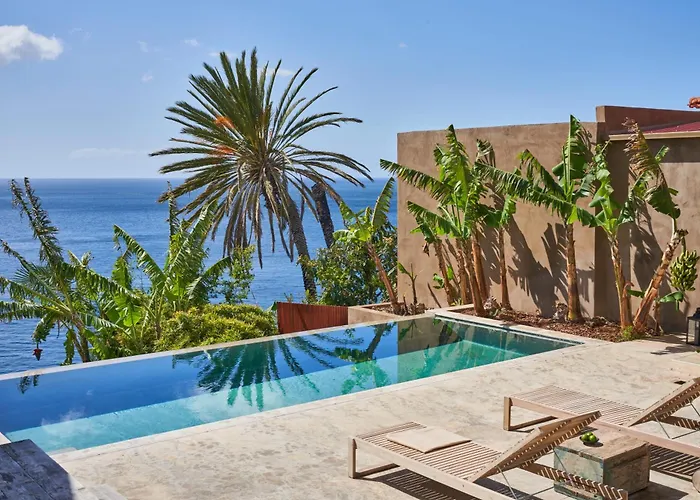 Pirate House Sea Front Private Pool Garden