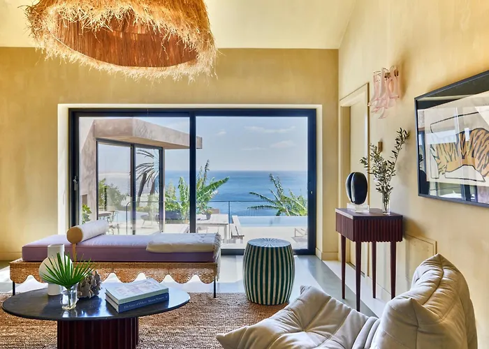 Casa vacanze Pirate House Sea Front Private Pool Garden