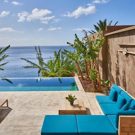 Pirate House Sea Front Private Pool Garden Prázdninový dům Funchal (Madeira)