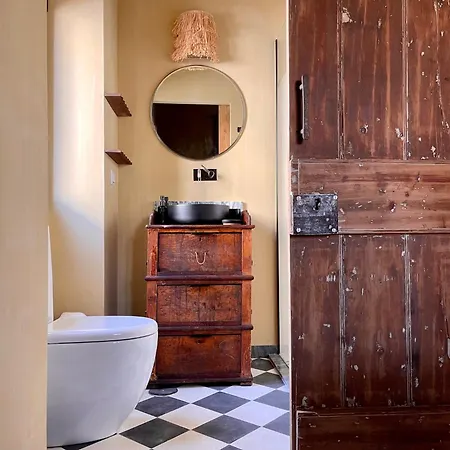 Prázdninový dům Pirate House Sea Front Private Pool Garden Funchal (Madeira)